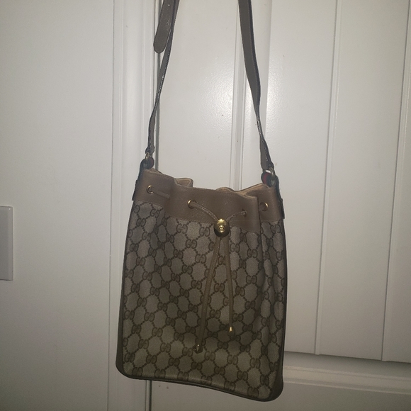 Gucci Bucket Bag - Picture 2 of 7